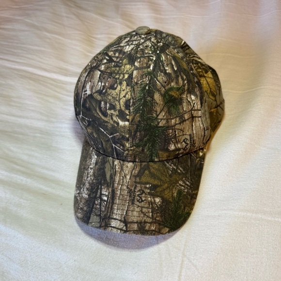 Realtree Signatures Camo Baseball Cap - Picture 1 of 5